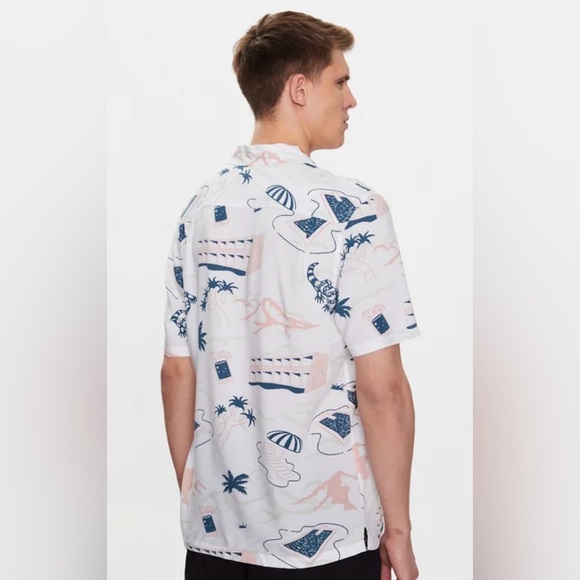 Vans Scenic White Short Sleeve Button Up Shirt, Size S - Picture 3 of 8